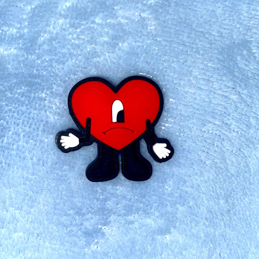 BAD BUNNY CROC CHARM♥️